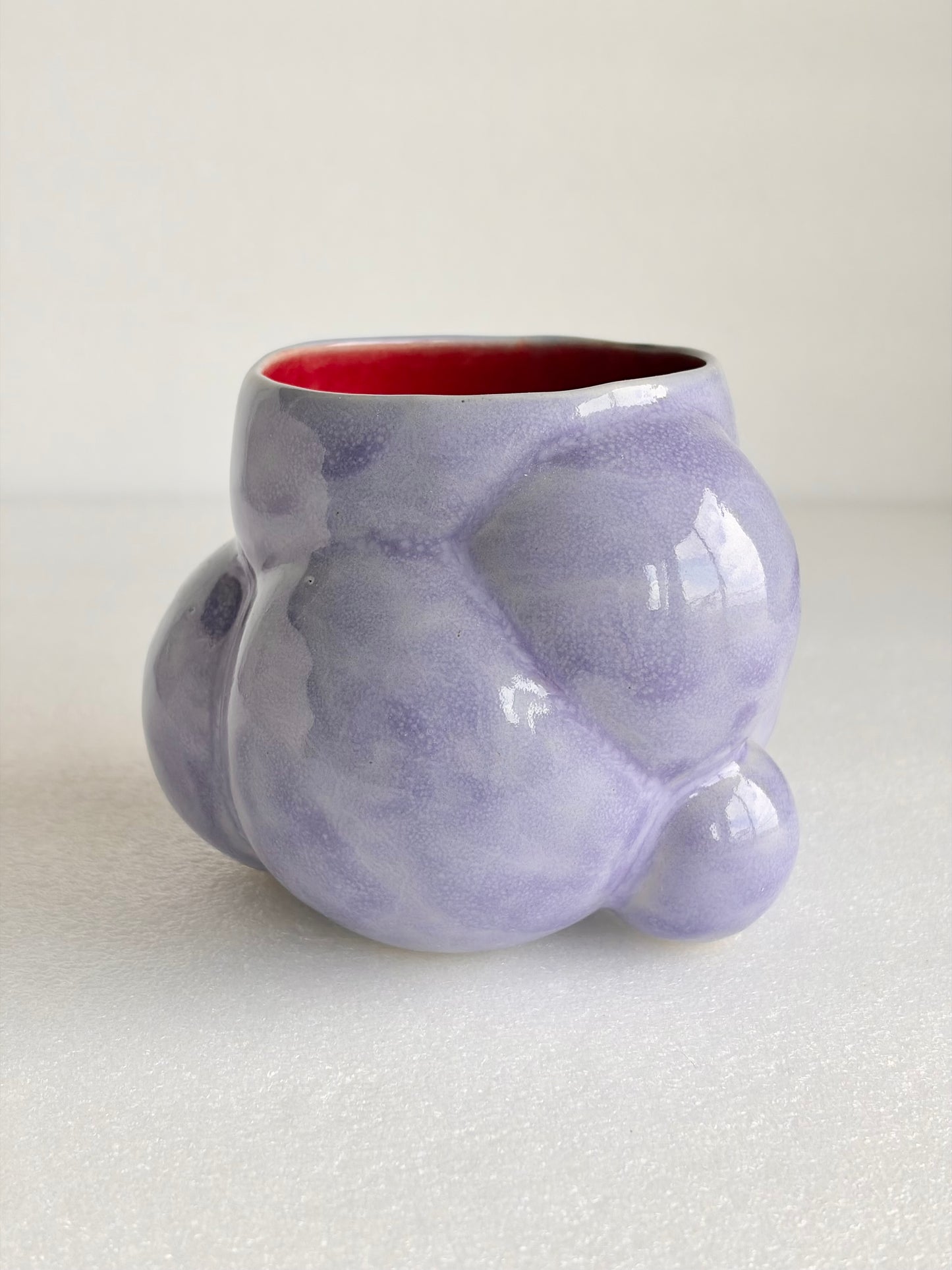 Kubek ceramiczny bez ucha “Bubbles 3” fioletowo-czerwony