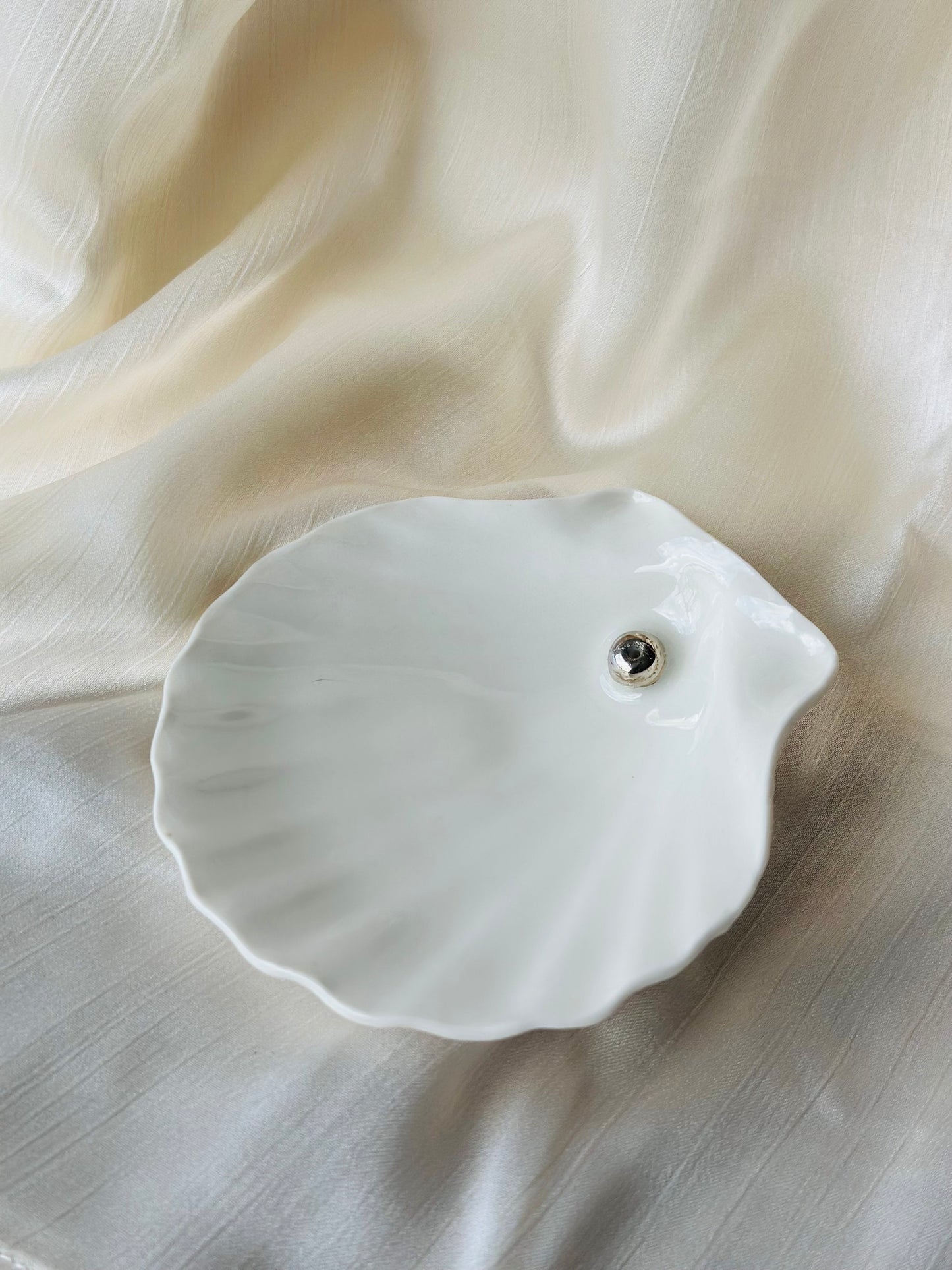 Muszla porcelanowa podstawka na kadzidełko
