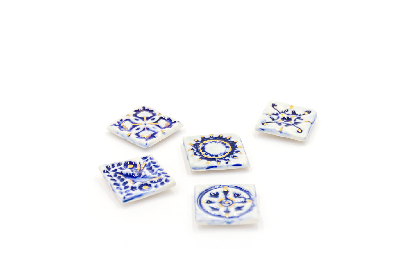 Kafelki magnesy porcelanowe ze złoceniem w stylu azulejos