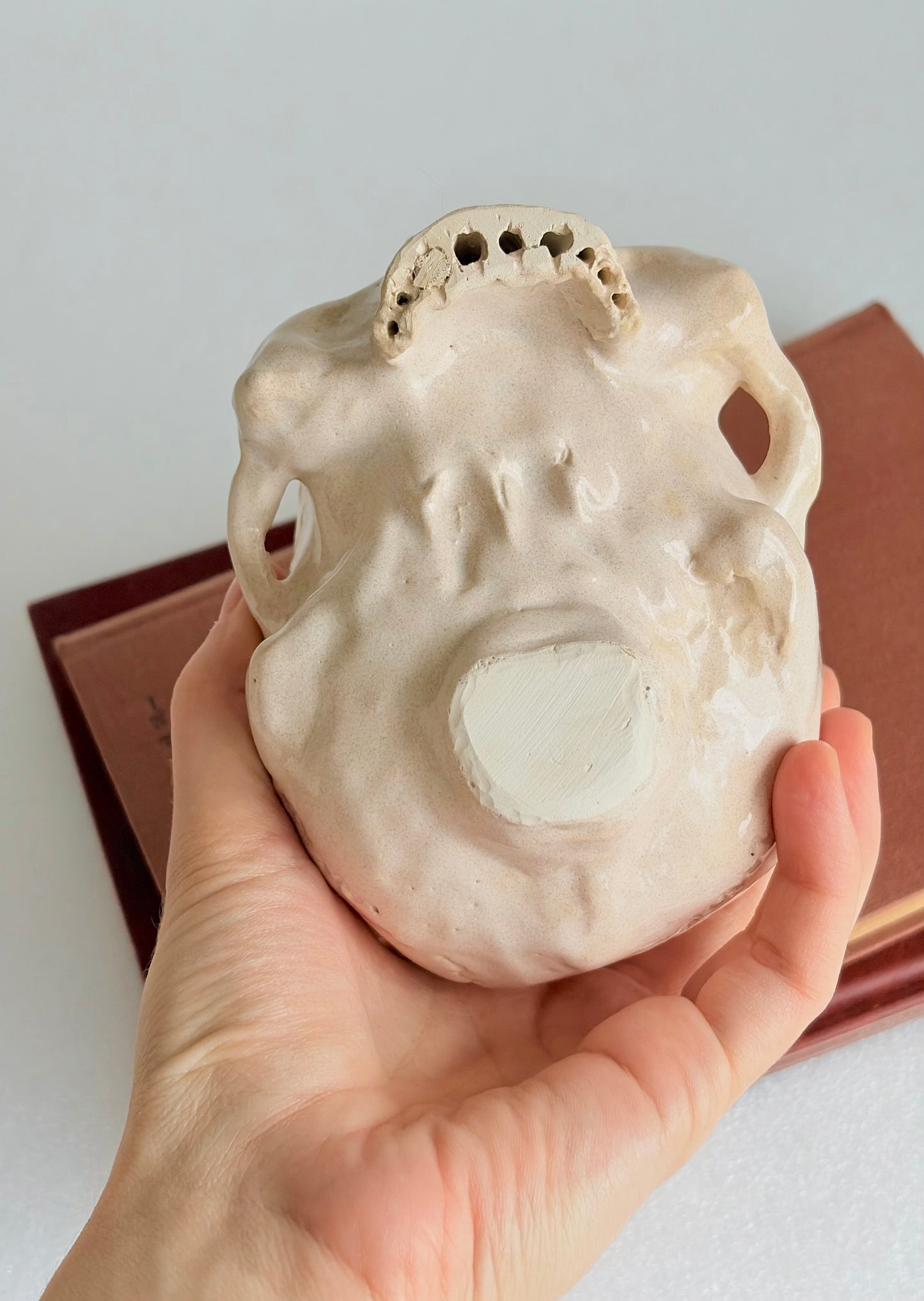 Czaszka ceramiczna beżowa