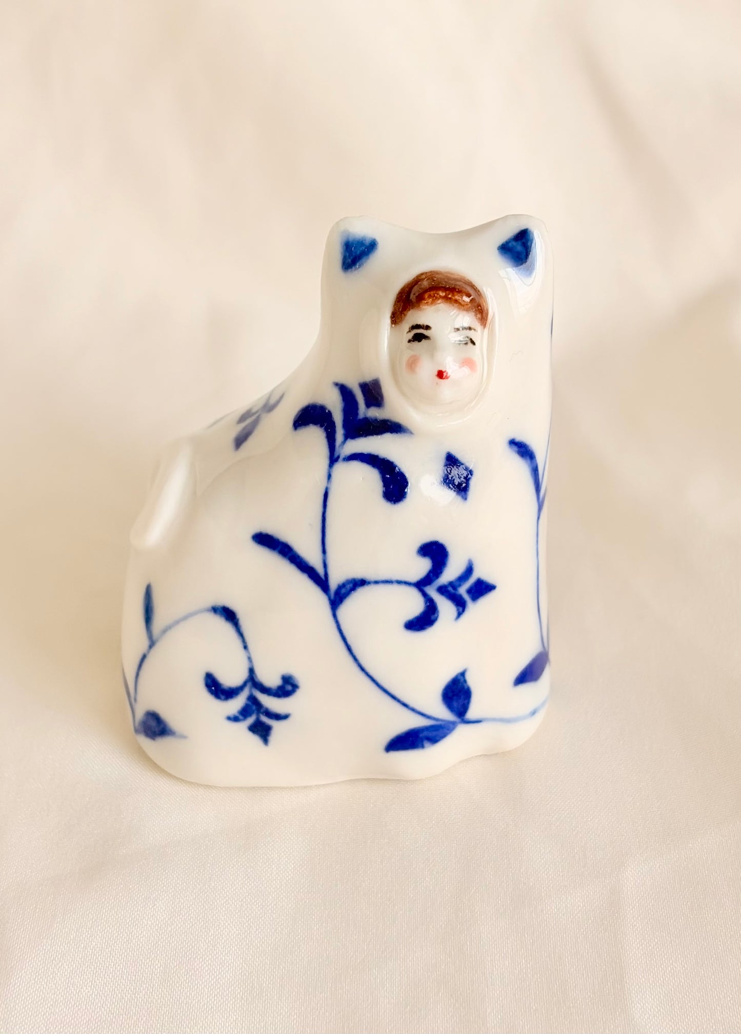 Figurka porcelanowa kotek