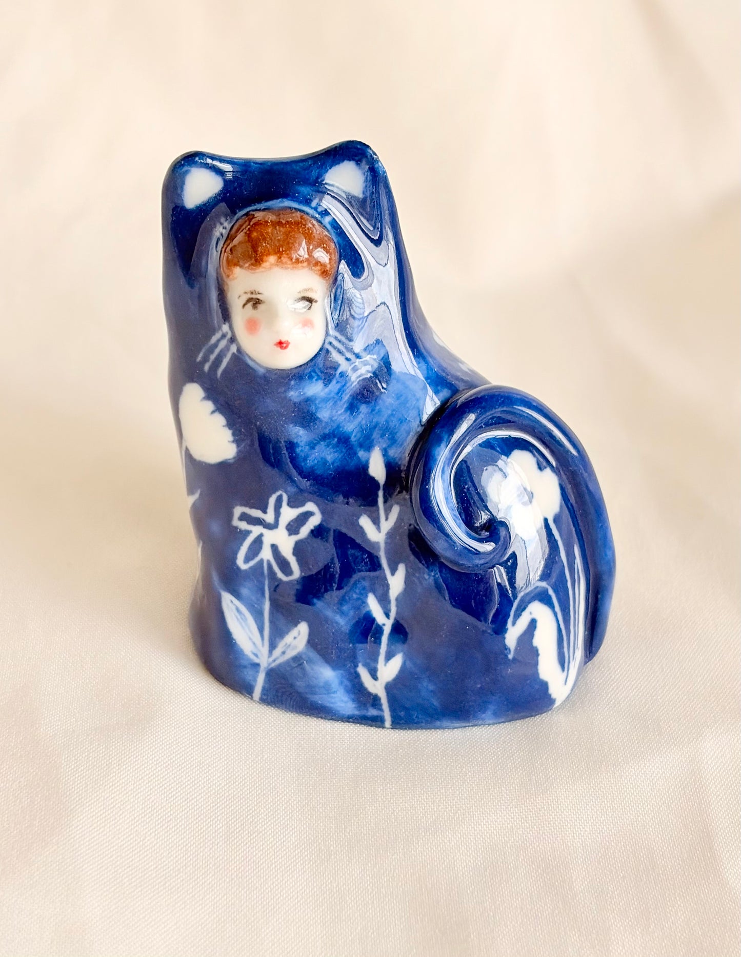 Figurka porcelanowa kotek