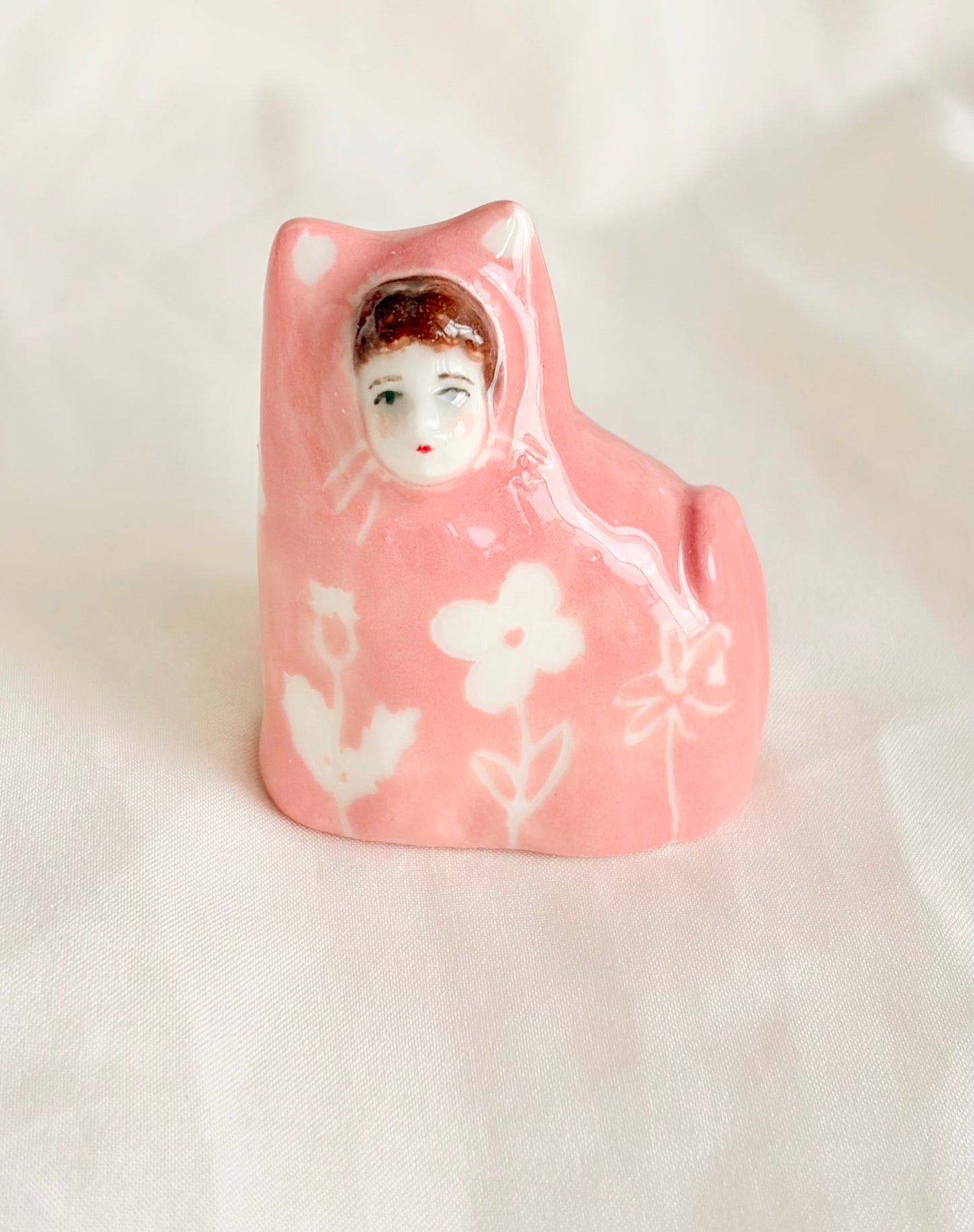 Figurka porcelanowa kotek