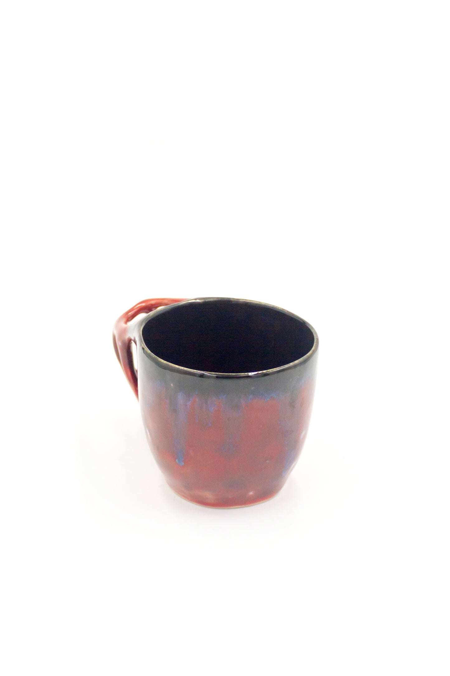 Kubek ceramiczny w kolorze czarno-czerwonym