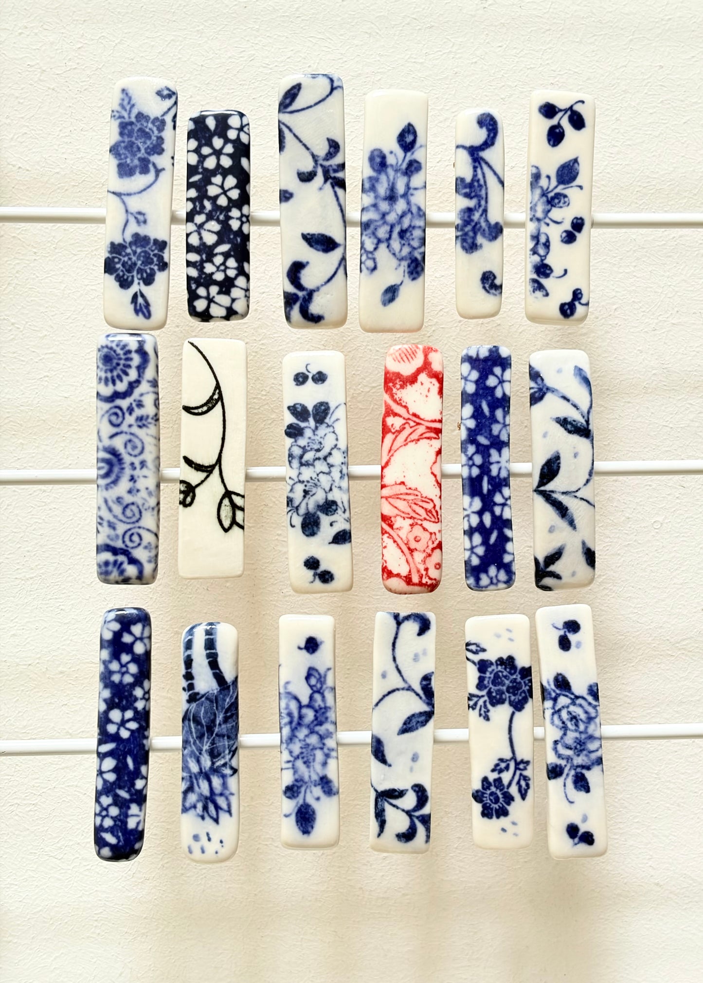 Porcelanowa spinka do włosów