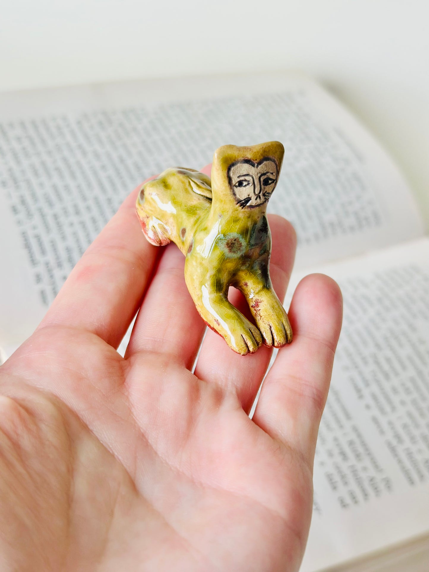 Figurka ceramiczna kot średniowieczny sfinks mniejszy