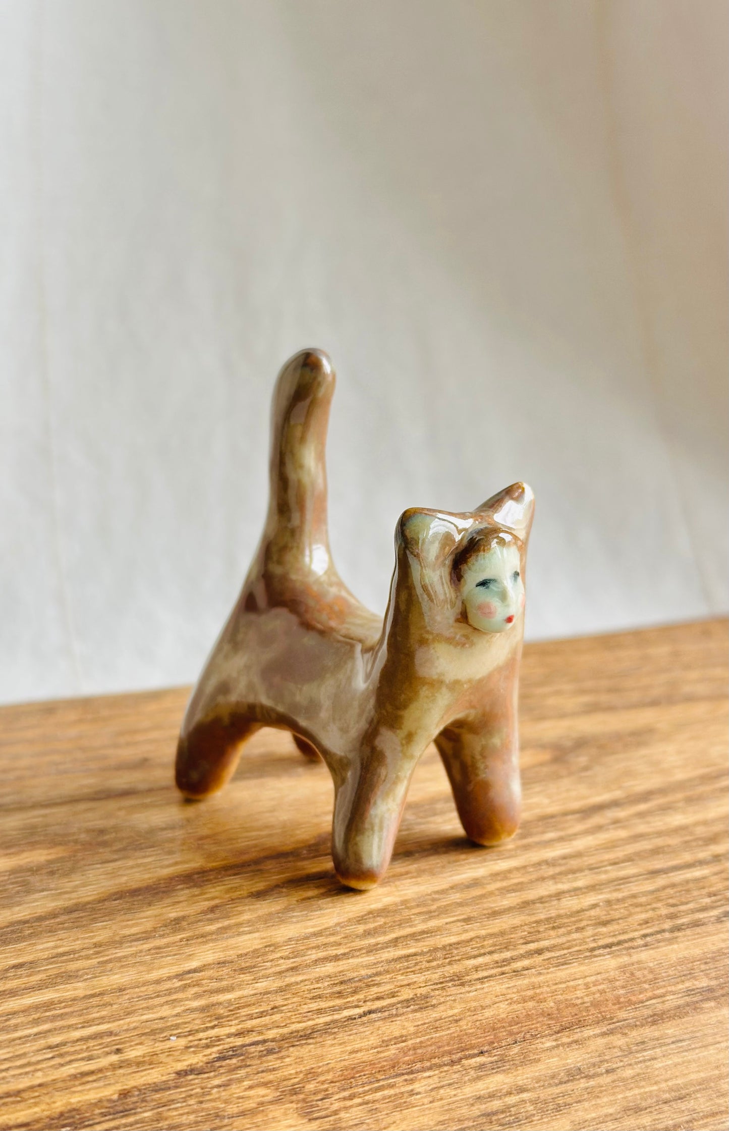 Figurka ceramiczna kotek Habubu