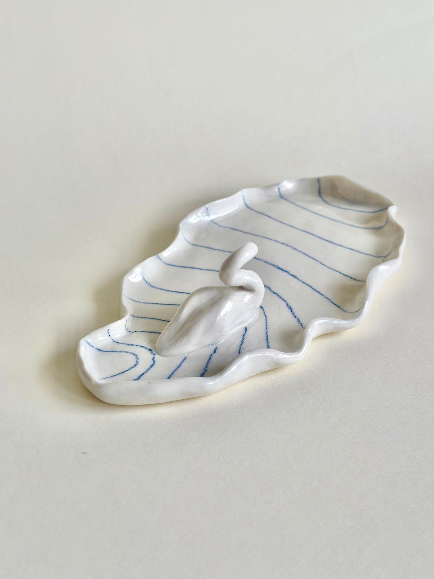 Podstawka na biżuterię z łabędziem