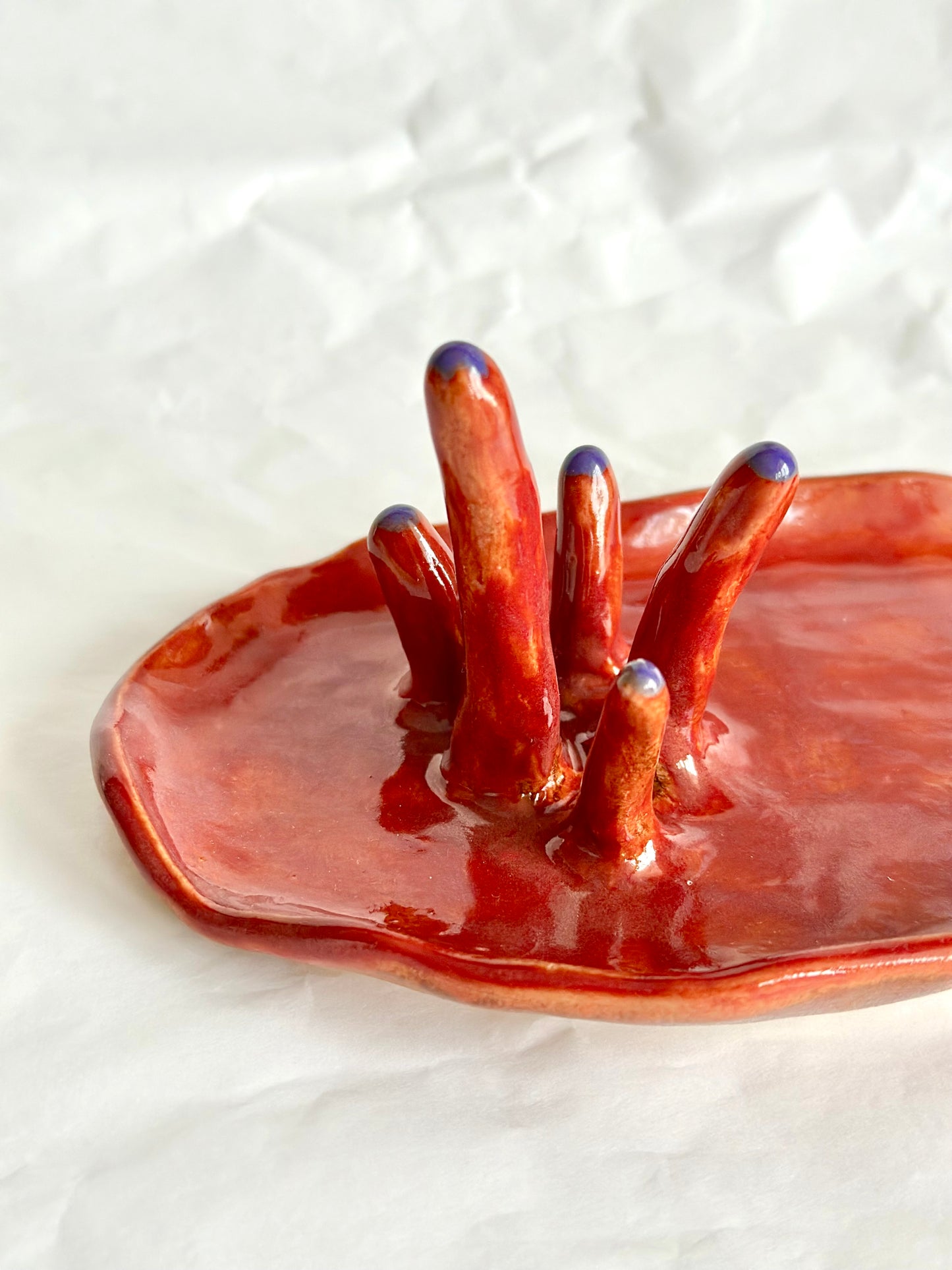 Organiczna podstawka na biżuterię