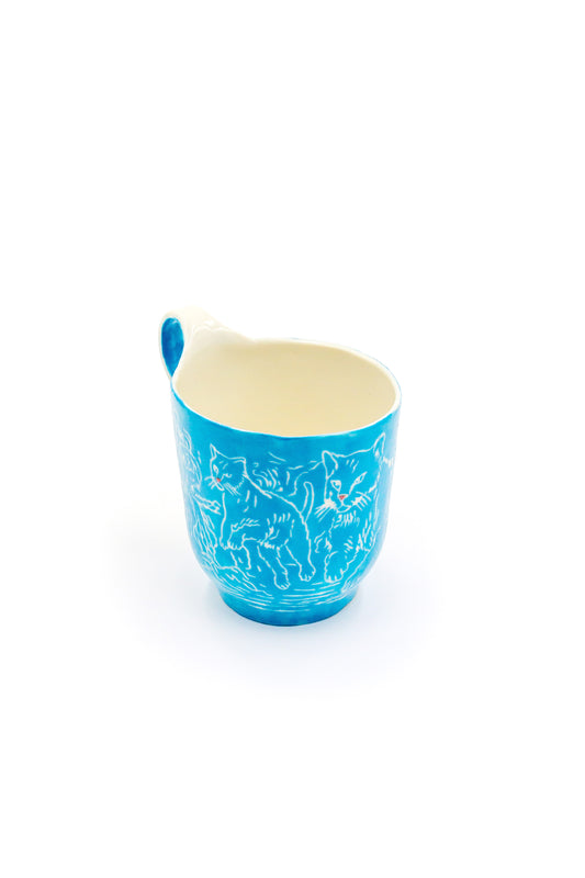 Mug en porcelaine bleue et blanche