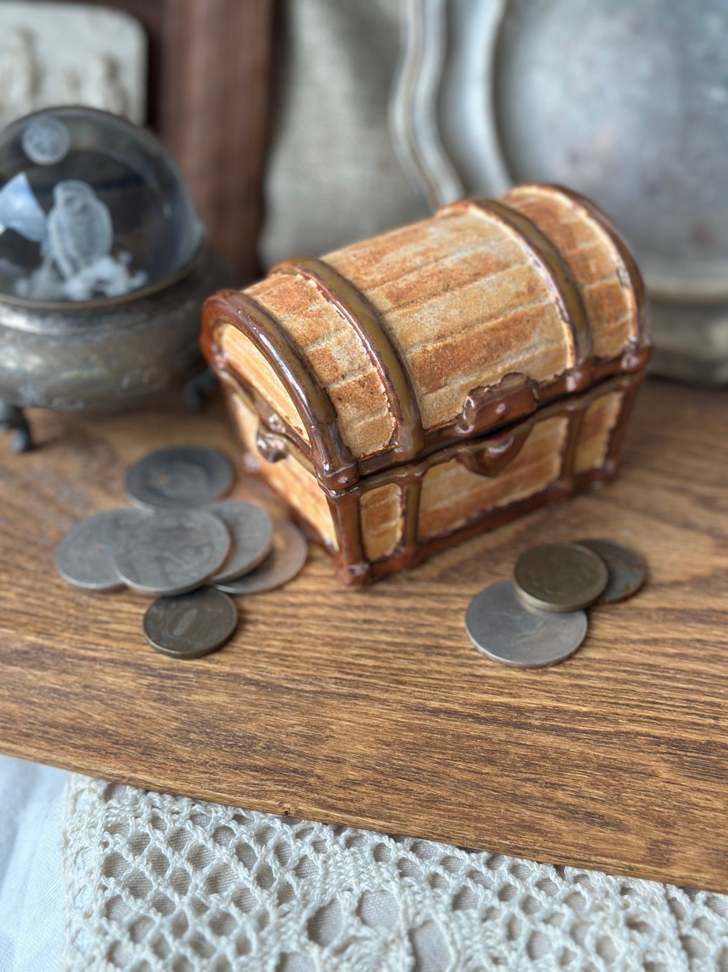 Ceramiczna szkatułka kuferek