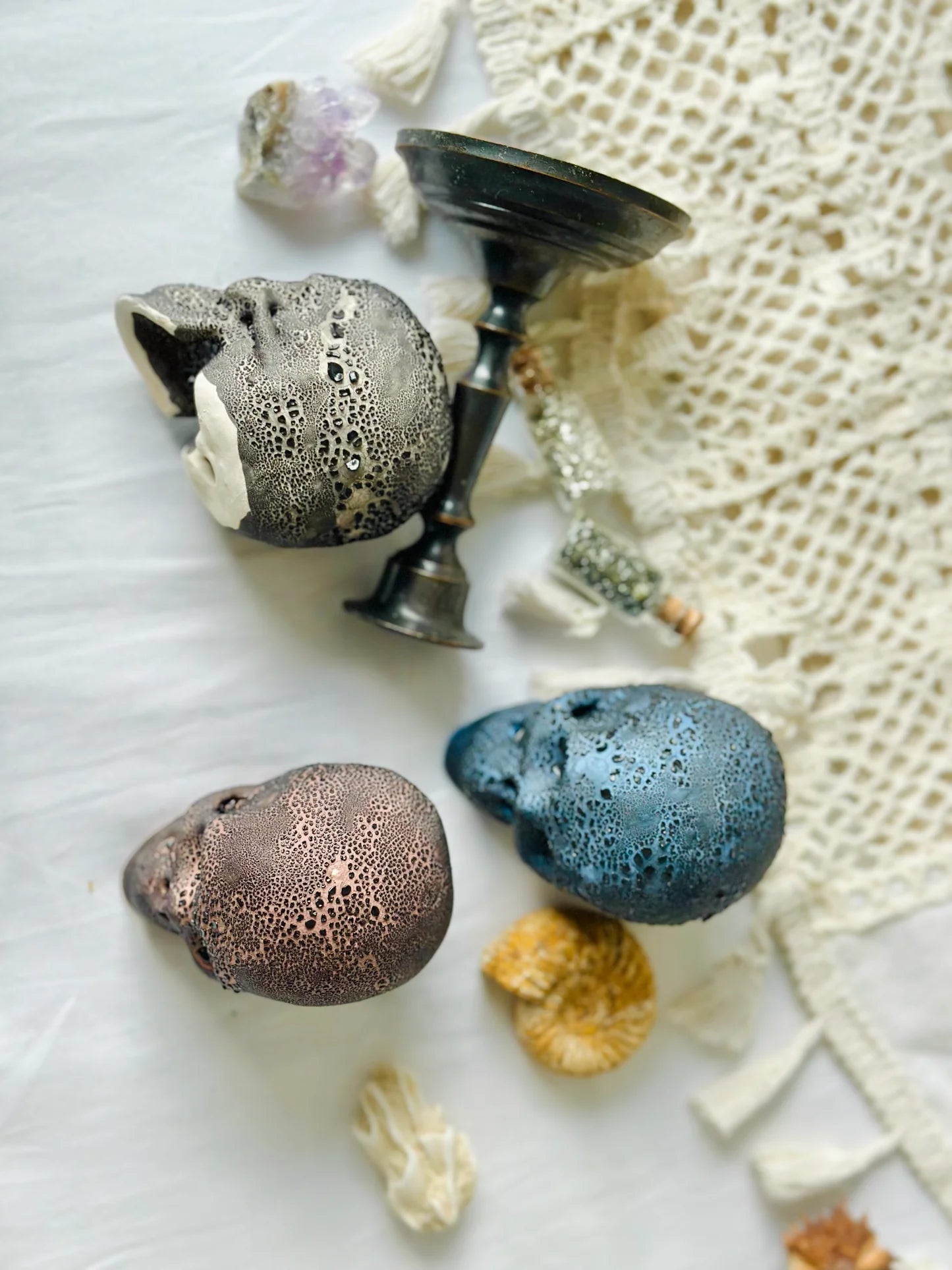 Czaszka ceramiczna mini czarno-różowa