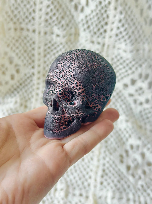 Czaszka ceramiczna mini czarno-różowa