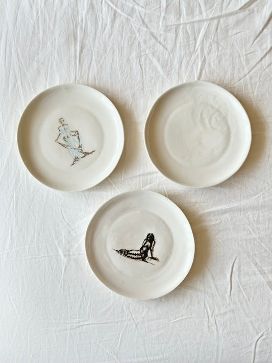 Assiette en porcelaine avec un dessin
