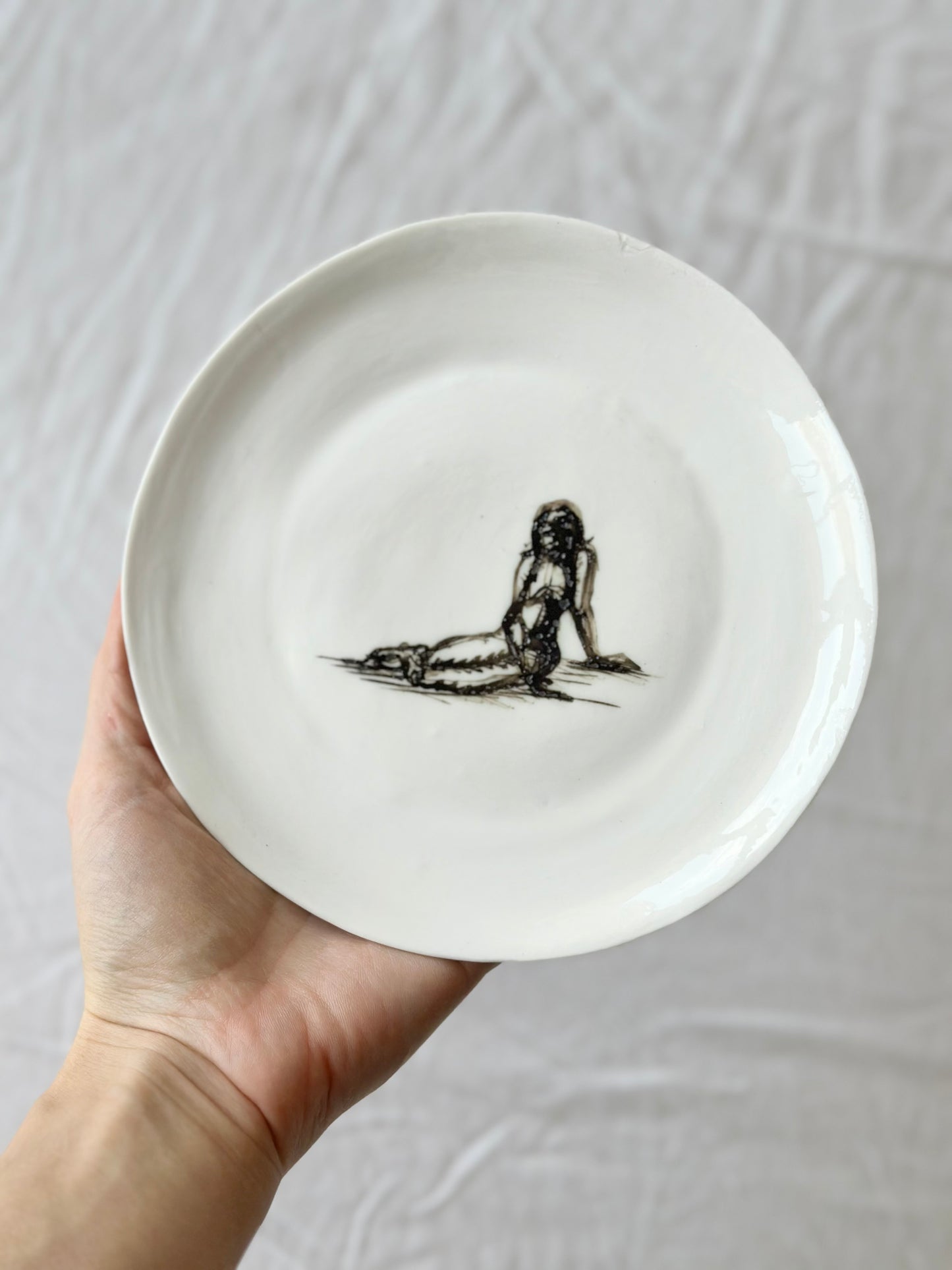 Talerz porcelanowy z rysunkiem