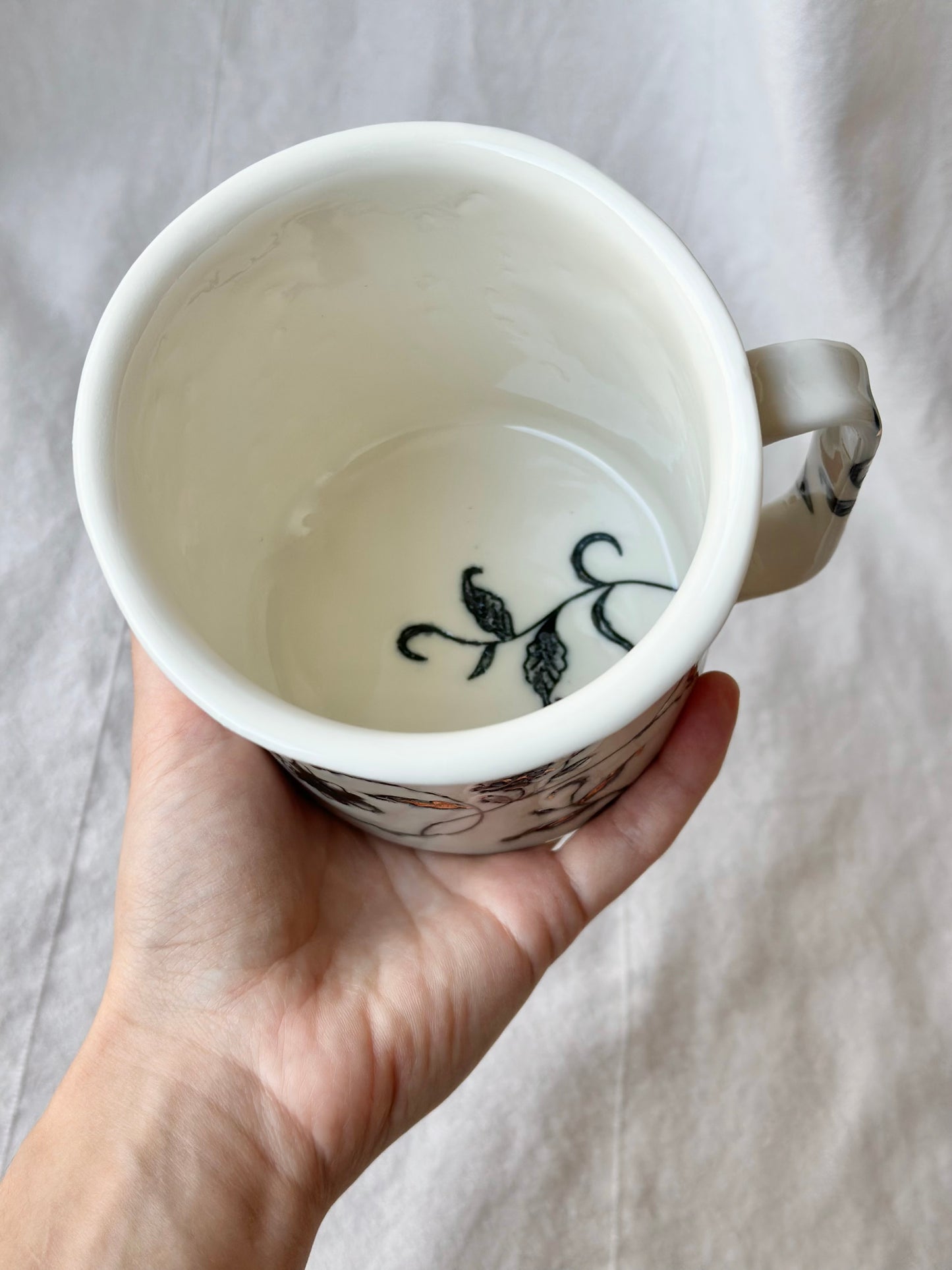 Kubek porcelanowy ze złoceniem