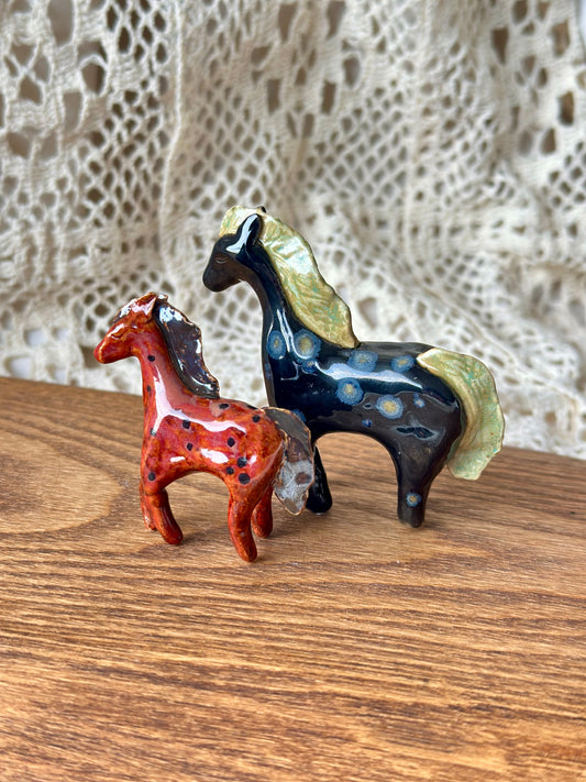 Figurka konik ceramiczny