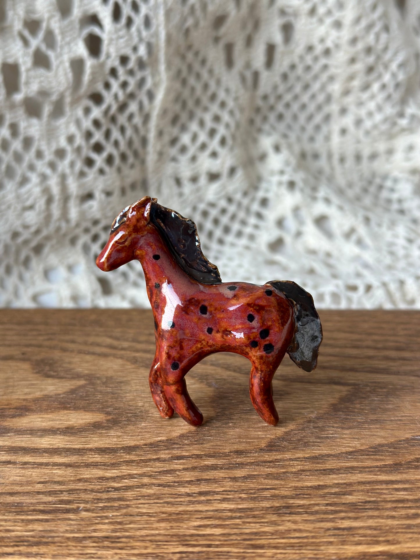 Figurka konik ceramiczny