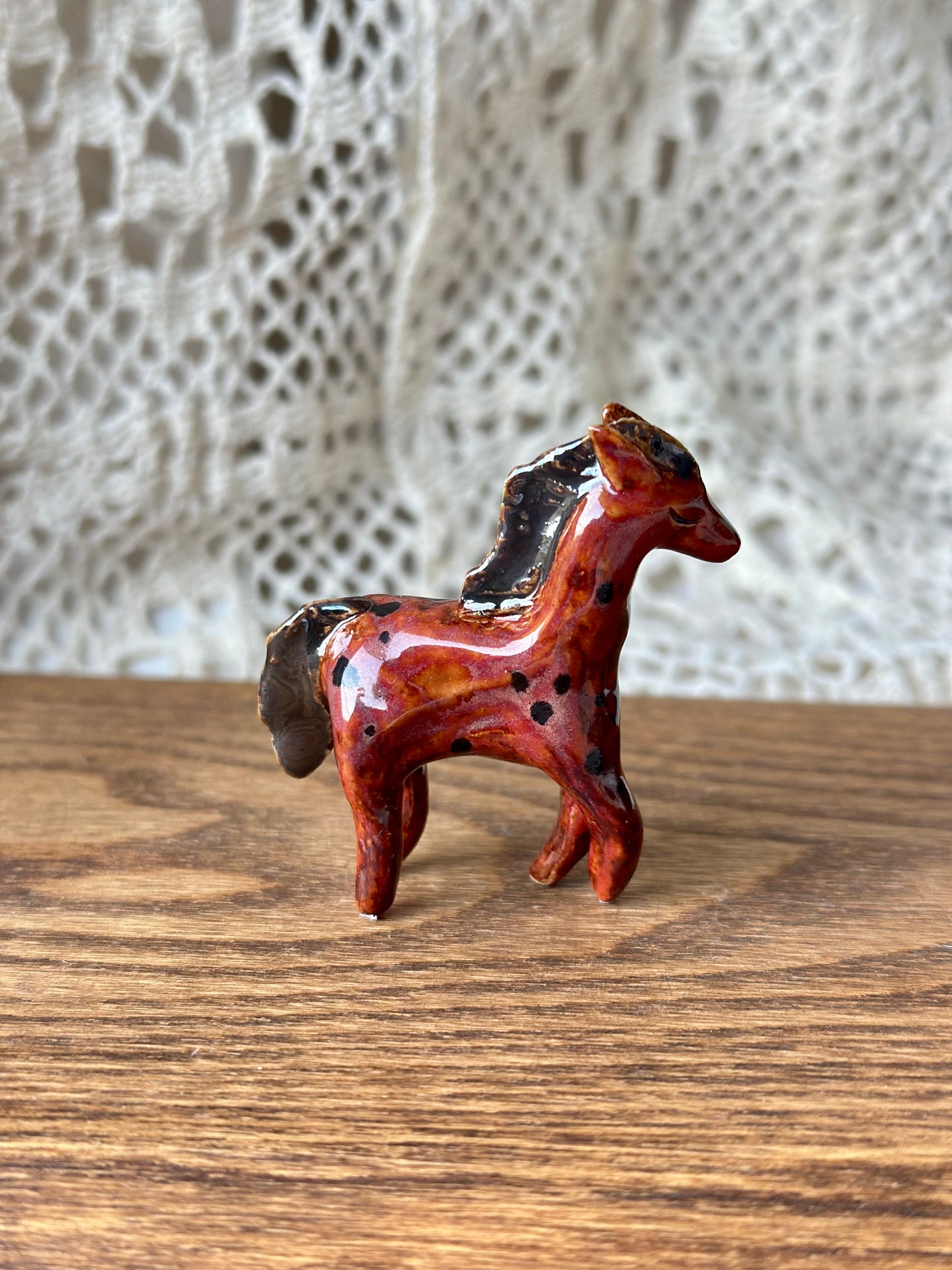 Figurka konik ceramiczny