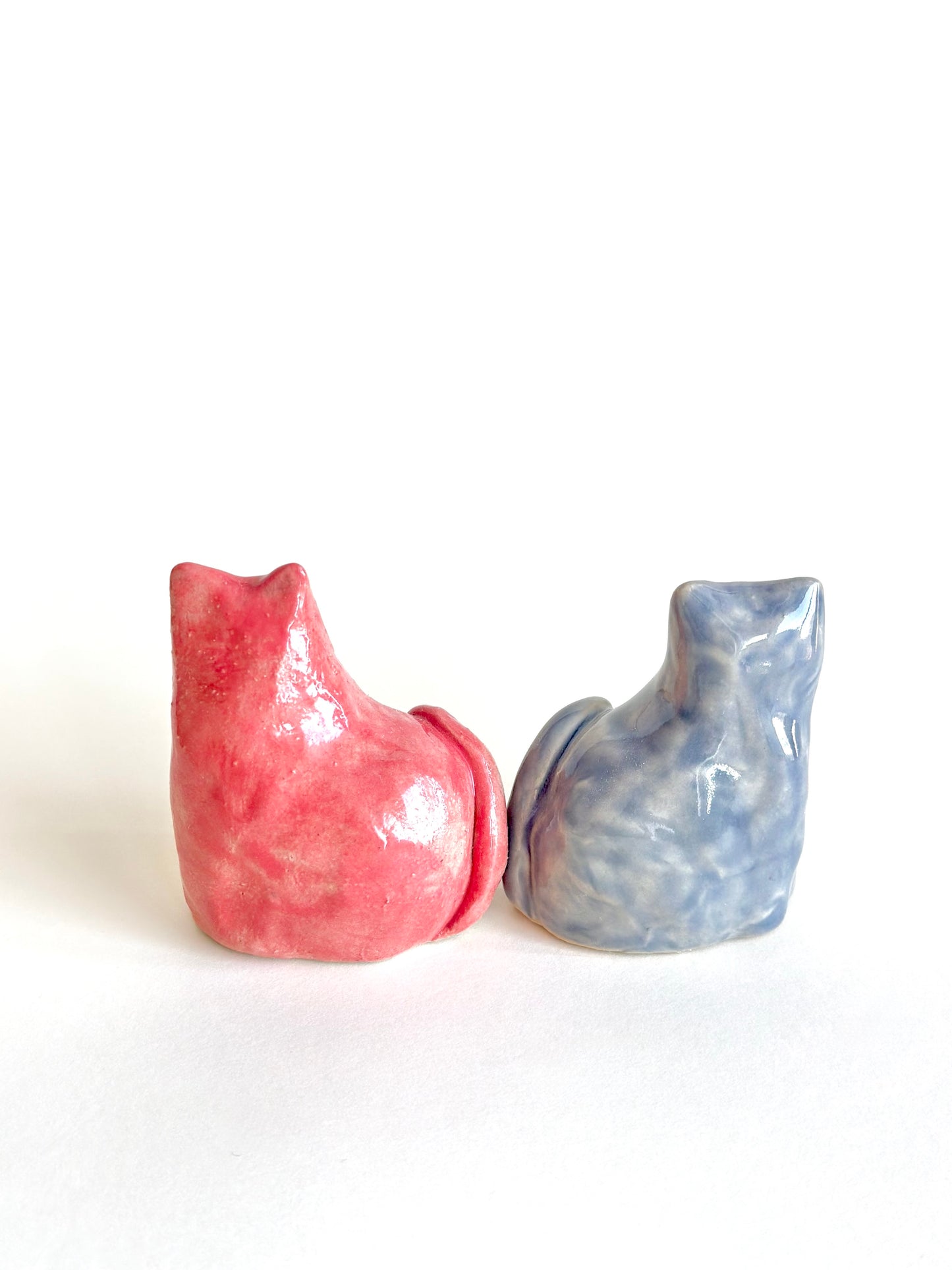 Figurka ceramiczna kotek