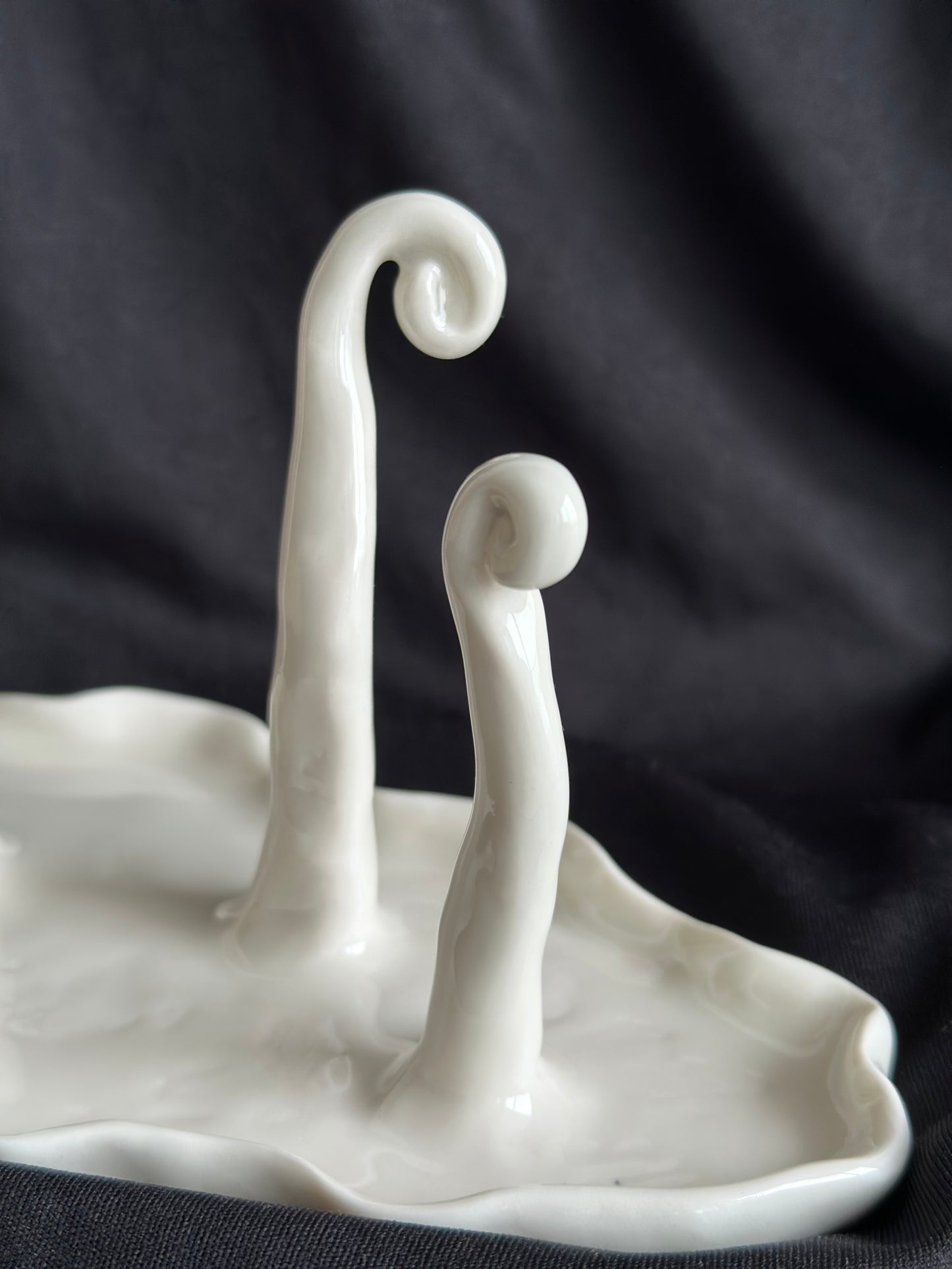 Podstawka porcelanowa na biżuterię