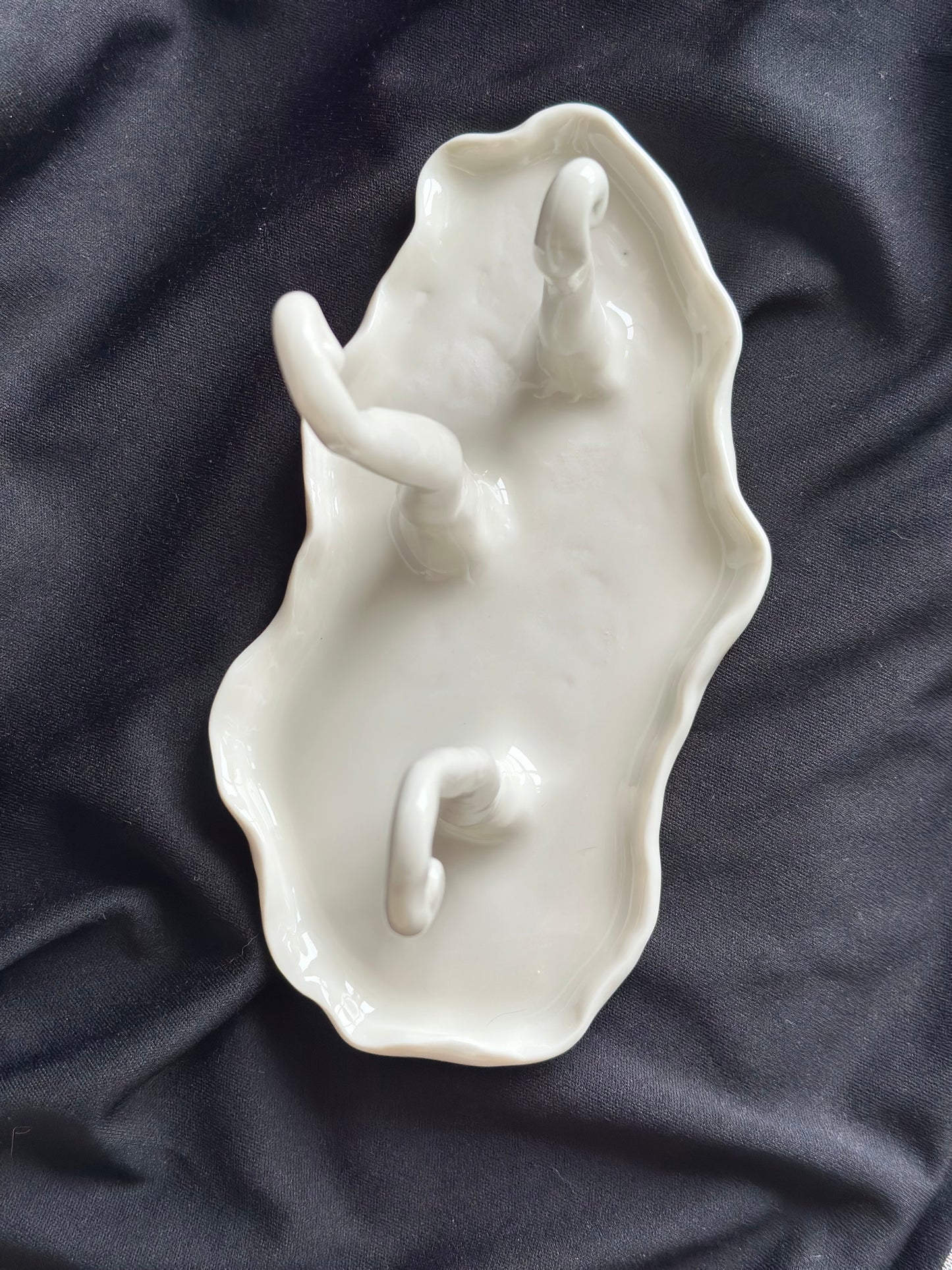 Podstawka porcelanowa na biżuterię