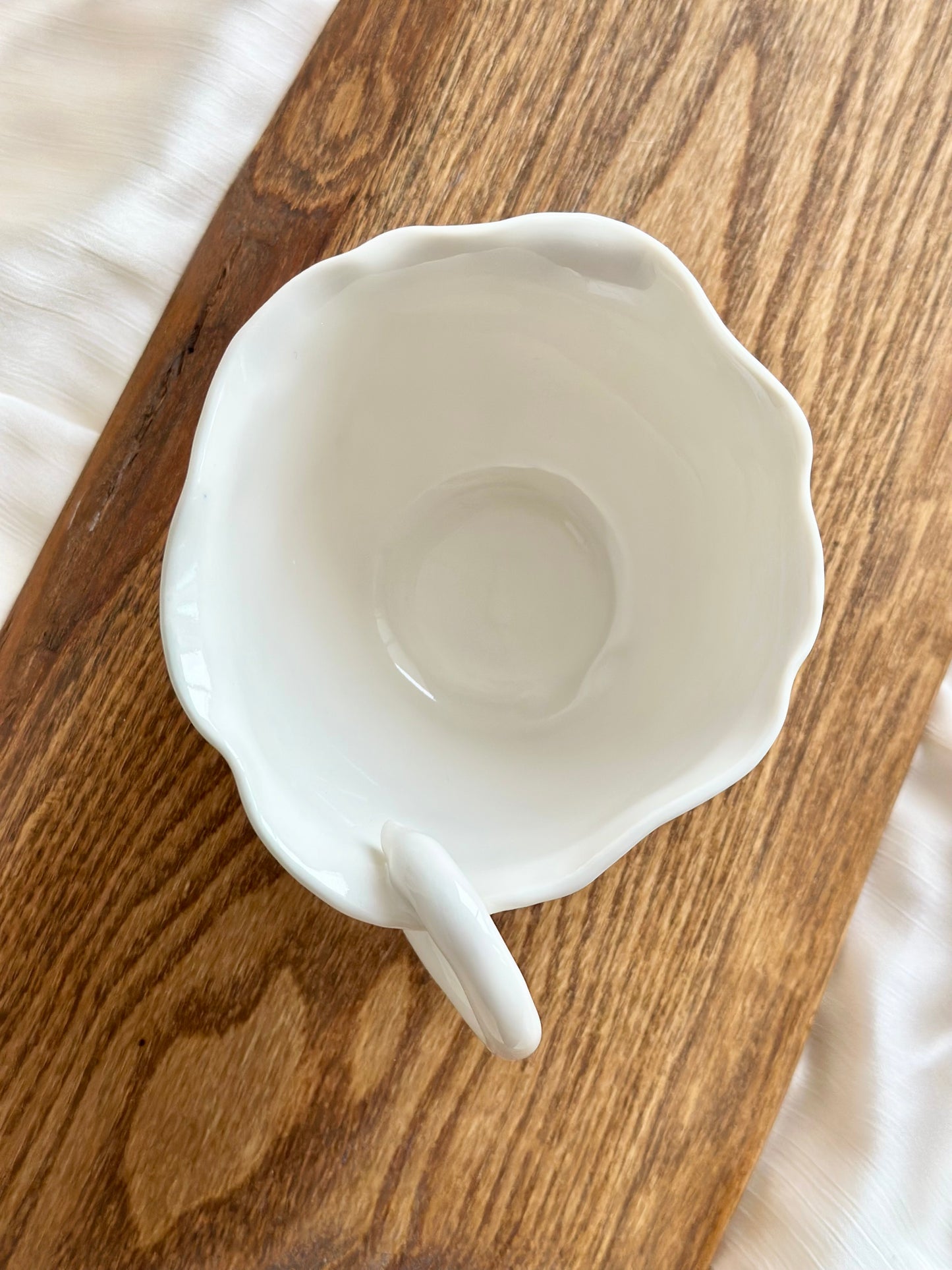 Tasse en porcelaine à fleurs colorées