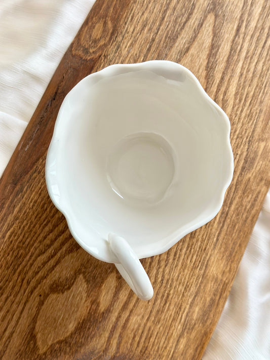 Tasse en porcelaine à fleurs colorées