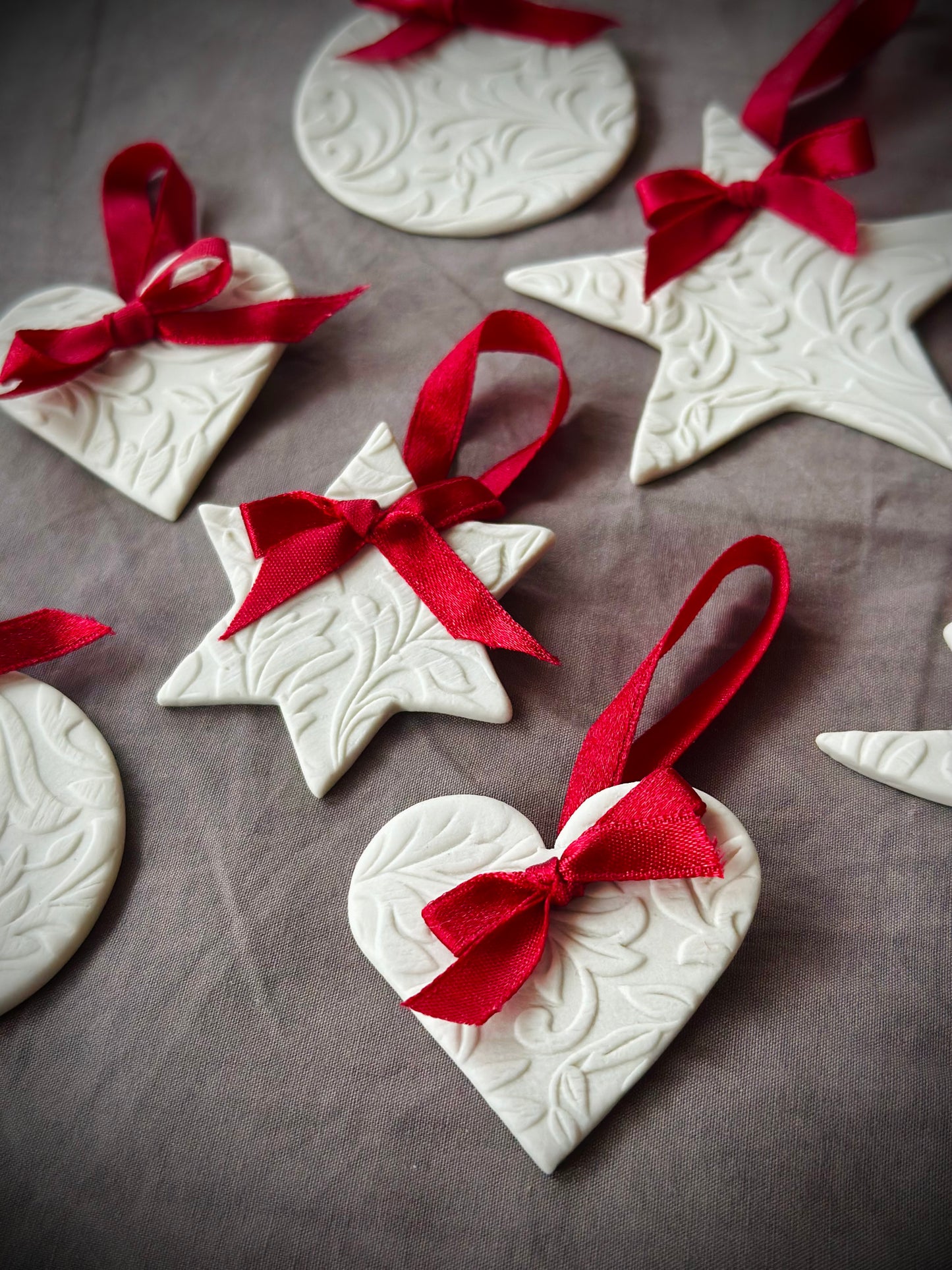Pendentif en céramique, décoration de sapin de Noël, motifs variés