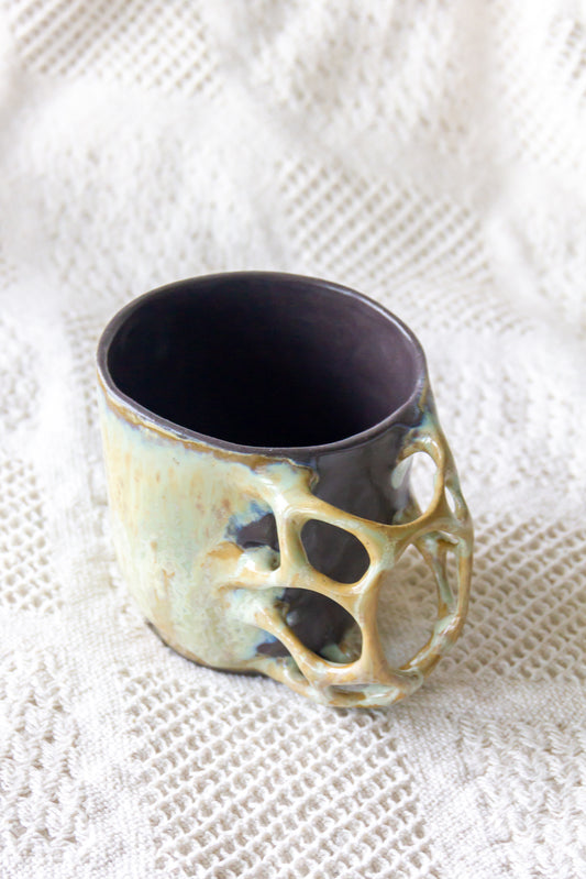 Kubek ceramiczny „Tripto” czarno-beżowy