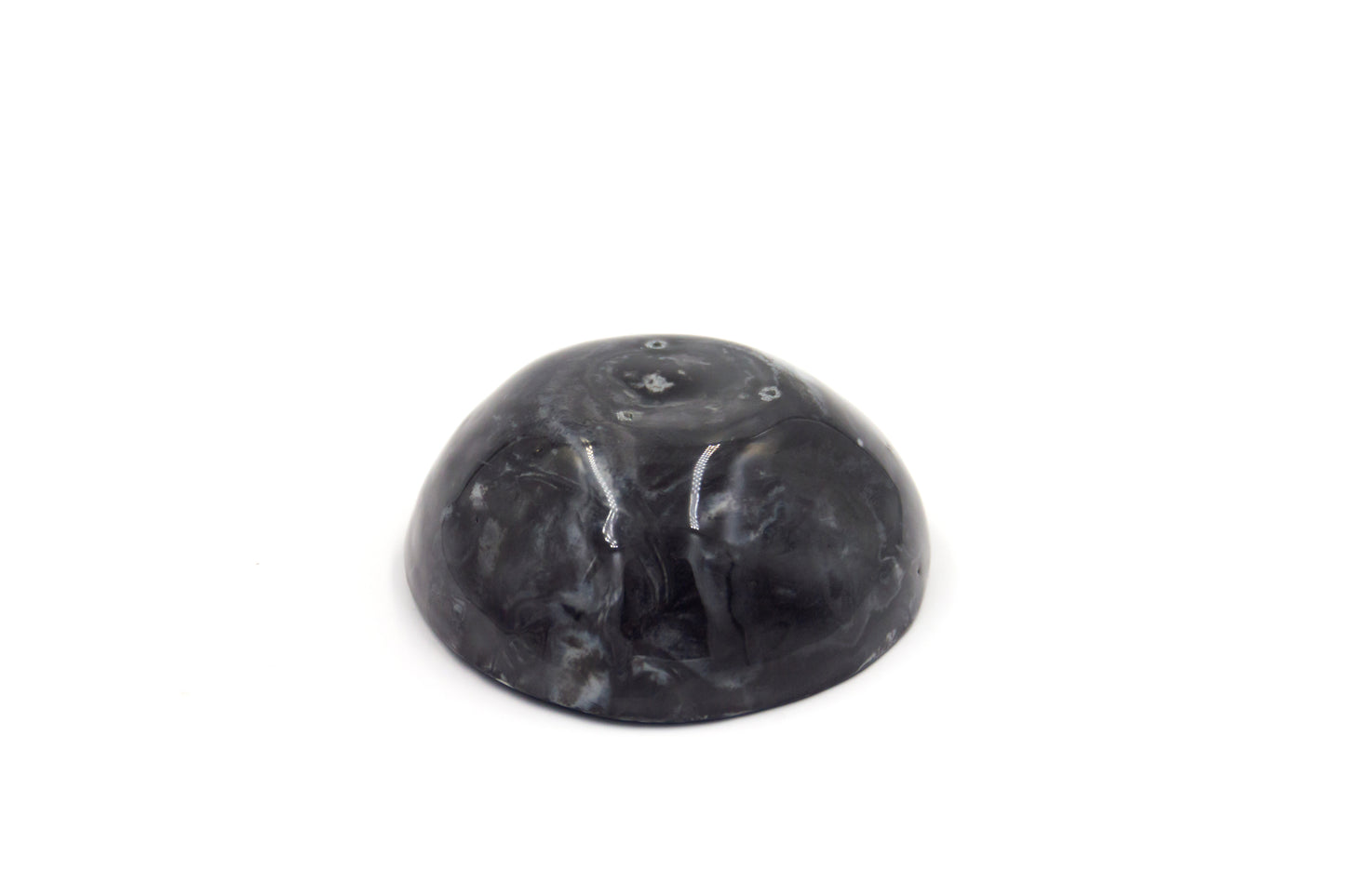 Mała miska porcelanowa w czarnym kolorze z efektem marmuru