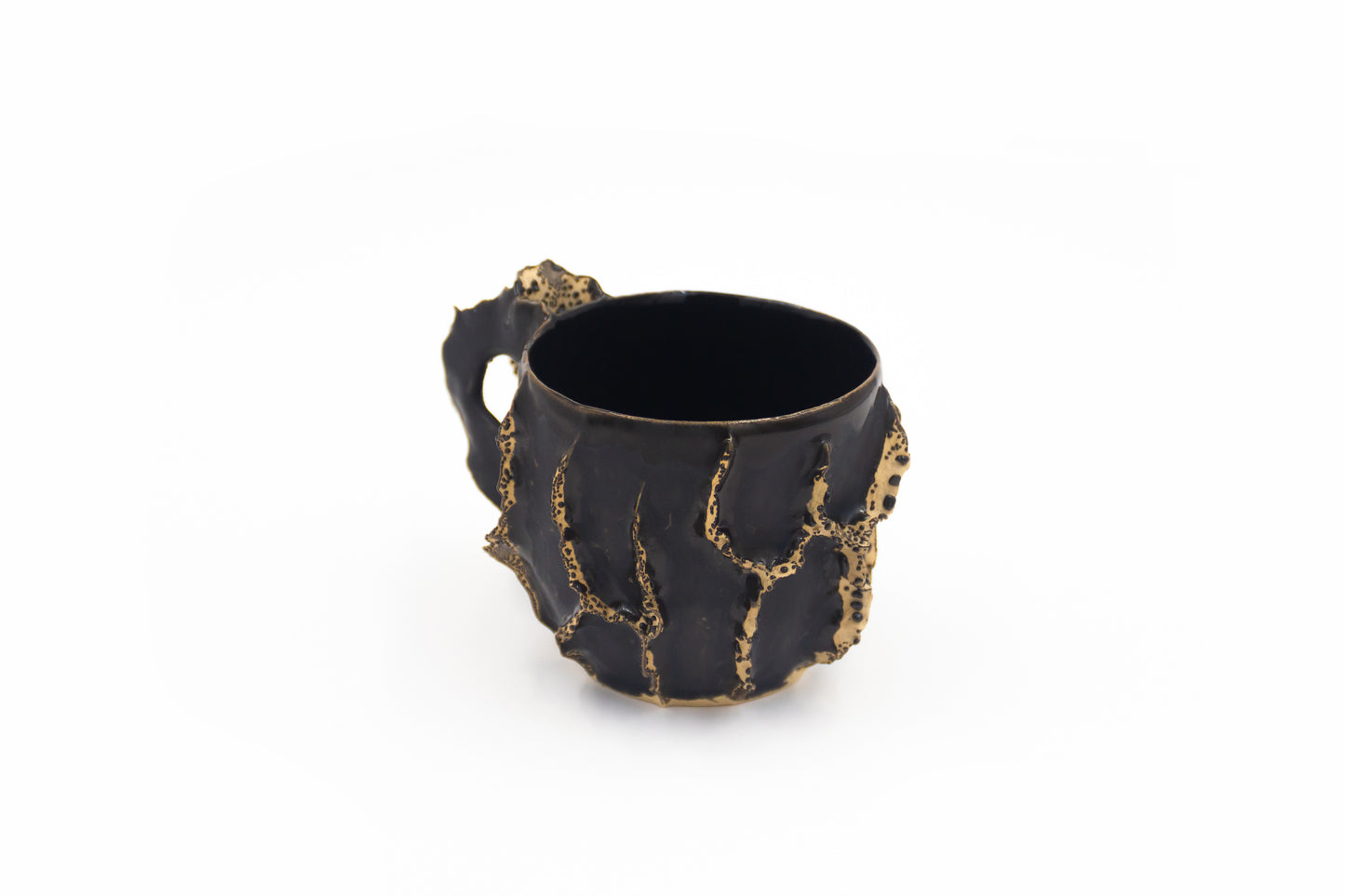 Kubek ceramiczny w kolorze czarnym